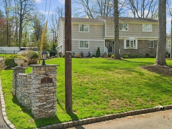 9 Wingate Way, Roseland Boro, NJ 07068