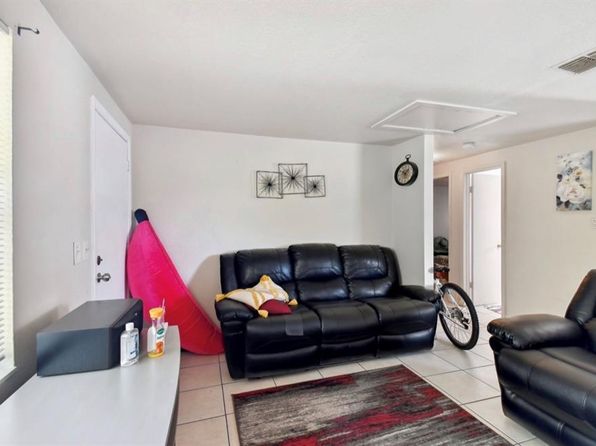 tampa-florida-82242378 picture