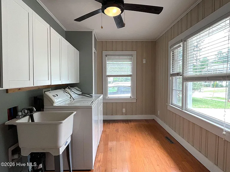 380 N Leak St — Photo 12