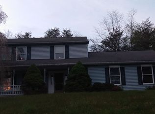 321 Black Bear Ln, Harrisburg, PA 17112