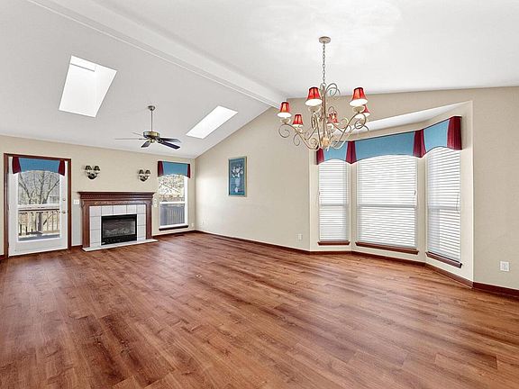 2nd image of 3125 Country Bluff Dr #25B