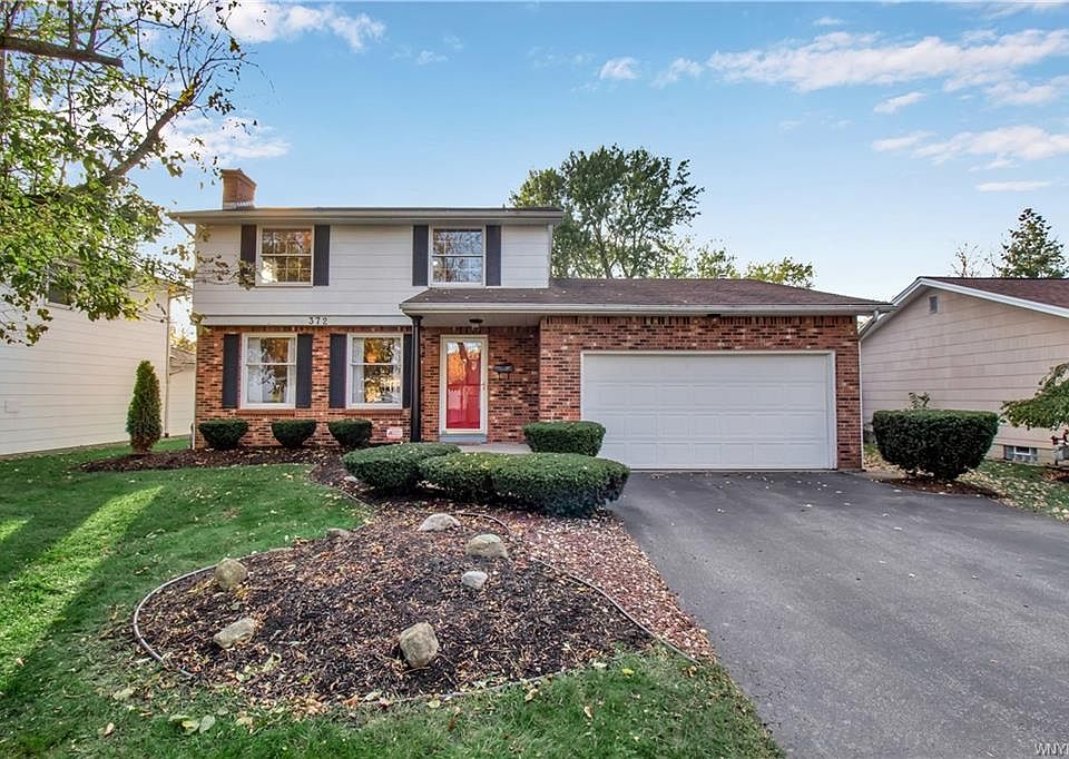 1st image of 372 Sprucewood Ter