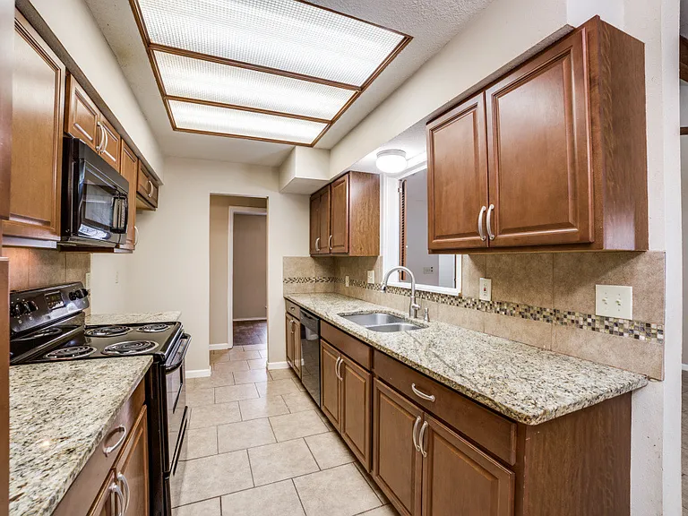 8727 Timberwilde St — Photo 11