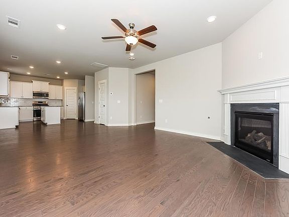 3rd image of 377 Black Thorn Ln
