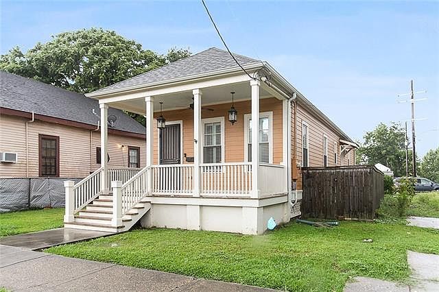 1st image of 430 Saint Maurice Ave