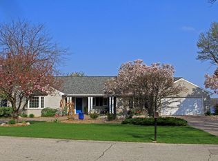 857 Allen Dr, Holland, MI 49423