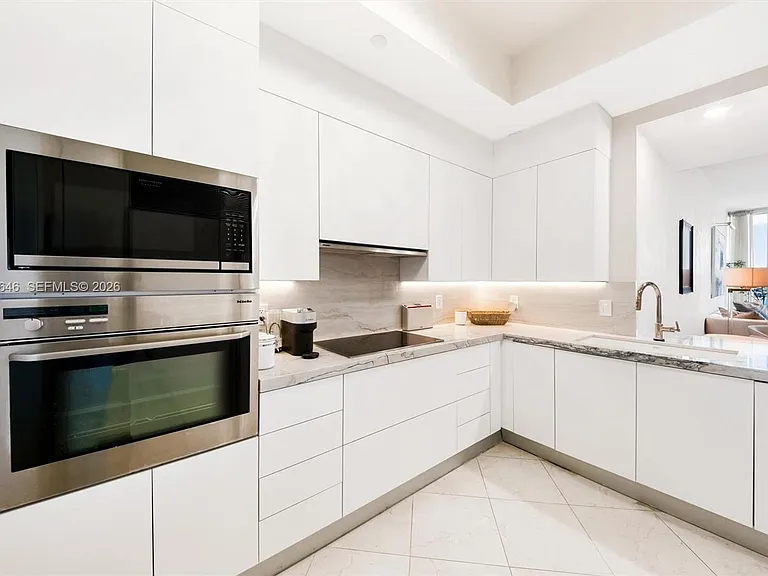 100 S Pointe Dr #702 — Photo 11