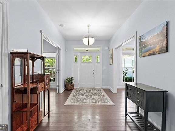 4th image of 212 Overlook Way