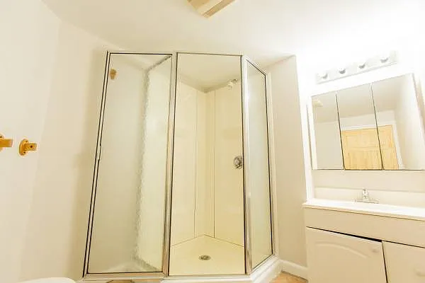 15 Ashford St #3 — Photo 2