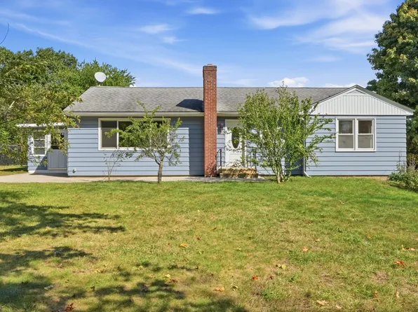 107 South St, East Brookfield, MA 01515