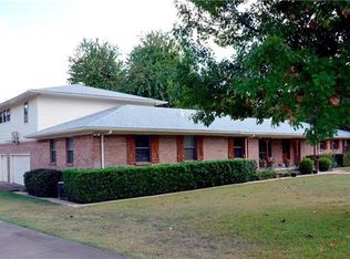 310 Chattey Rd, Desoto, TX 75115
