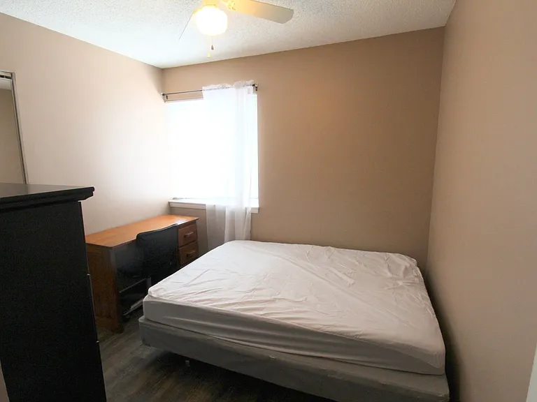 1330D Hunters Rd — Photo 12