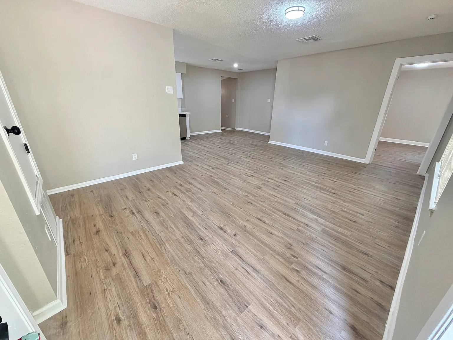 4 bed, 1600 sqft, $1,695 — Photo 4