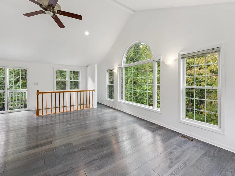8403 Silverdale Ct — Photo 22