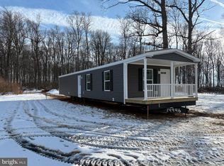 23 Locust Ln, Airville, PA 17302