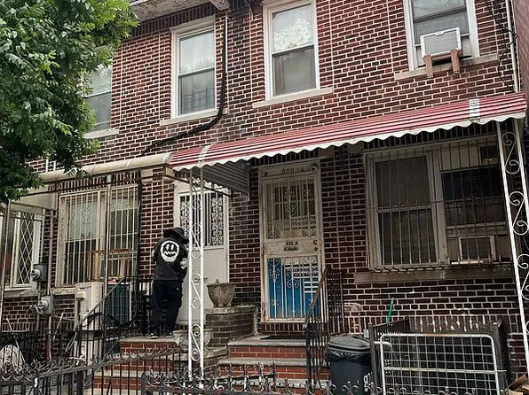 822 53rd St, Brooklyn, NY 11220