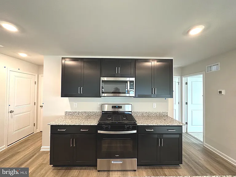 124 Charing Cross Dr — Photo 5