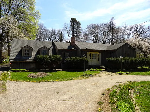 1128 S Batavia Ave, Batavia, IL 60510