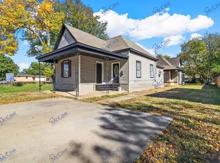 419 N Grand Ave #B, Sherman, TX 75090
