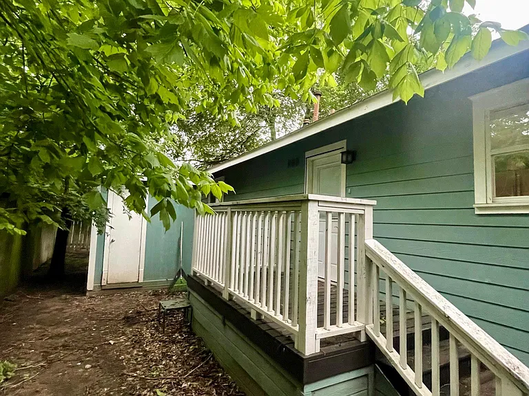2327 Santa Rita St — Photo 17
