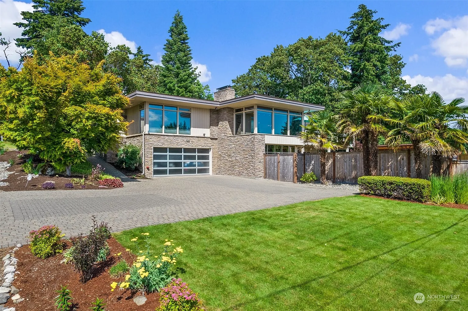 5 62nd Avenue E photo 1