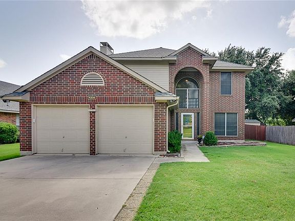 2nd image of 4208 Worth Forest Dr
