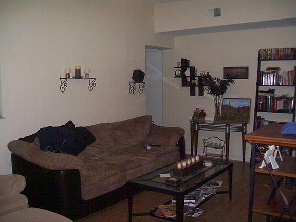 5th image of 120 E Hazel St