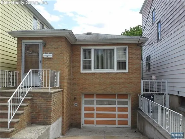 421 William St, Harrison, NJ 07029