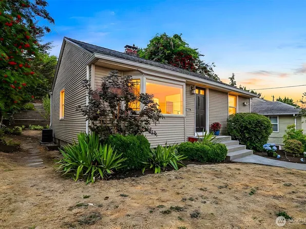 3243 22nd Avenue W, Seattle, WA 98199
