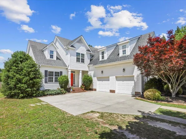 2049 Herbert Akins Rd, Fuquay Varina, NC 27526
