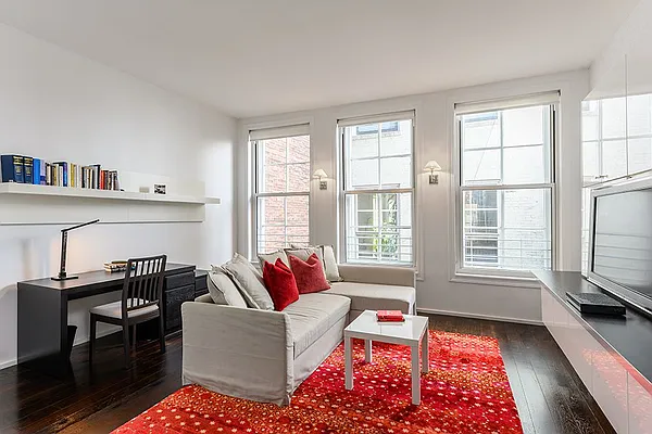 Rented by Compass | media 13