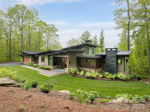 391 High Hickory Trl, Swannanoa, NC 28778