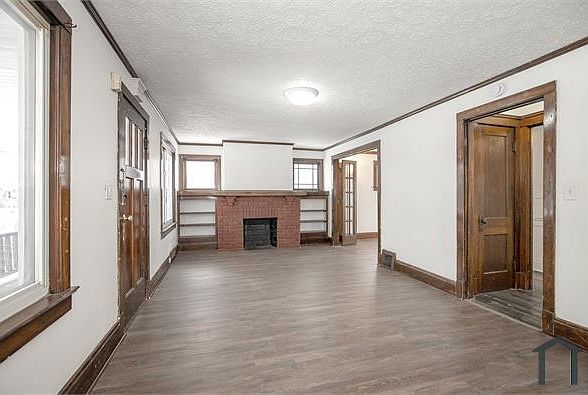1st image of 10110 Parkview Ave
