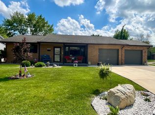 826 16th St, Peru, IL 61354