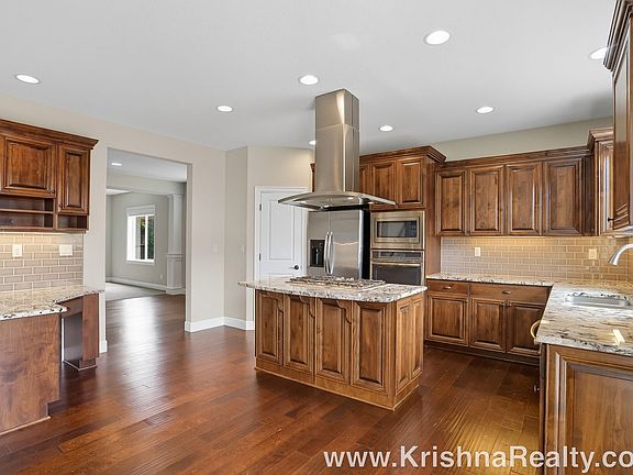 3rd image of 12886 NW Greenwood Dr