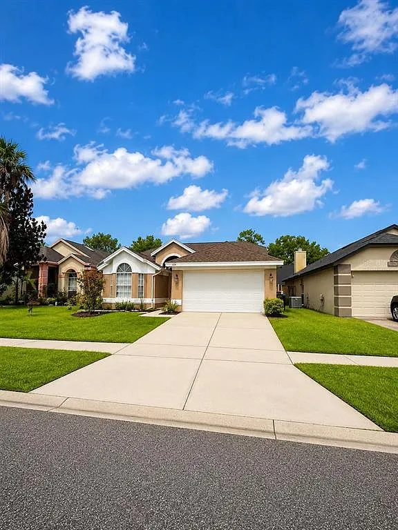 3 bed, 2.0 bath, 1614 sqft, $2,900 — Photo 1
