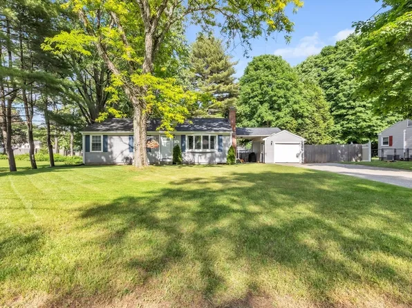 72 Thalia Dr, Feeding Hills, MA 01030