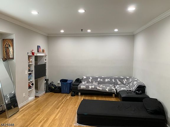 3rd image of 116 W 19Th St #1A
