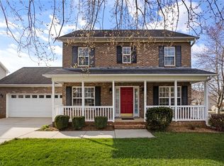 1472 Crestlawn Trl, Pfafftown, NC 27040