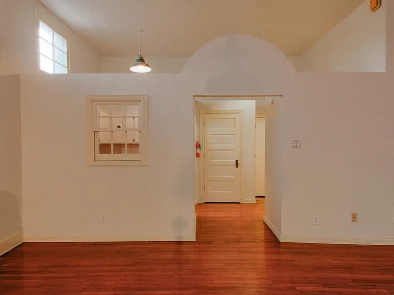 Renovated Apartments in the Historic Broadway Market Building — Photo 65
