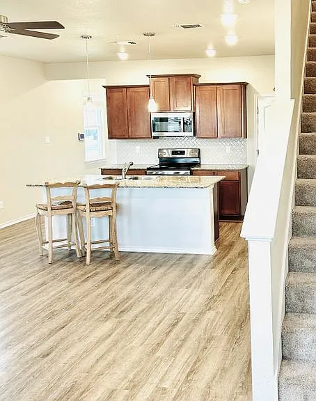303 Green Valley Dr — Photo 4