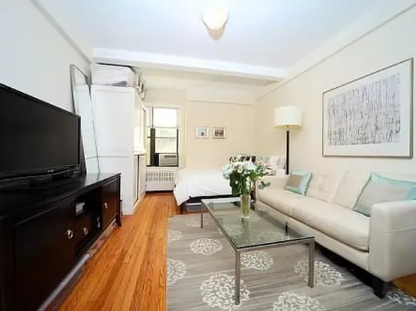 40 West 72nd Street 50 image 1 of 6
