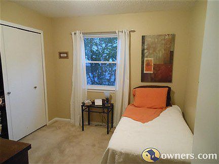 Bedroom - Shelves built in Closet