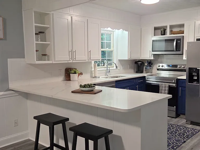 1905 Fairview Way — Photo 1