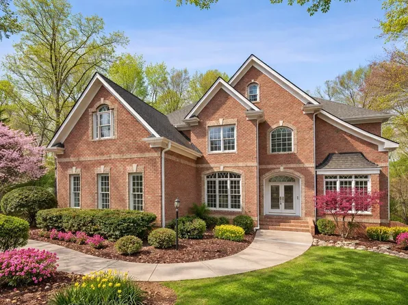 1525 Eglantyne Ct, Raleigh, NC 27613