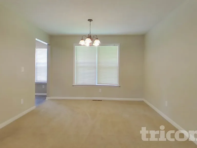 87 Princeton Dr — Photo 5