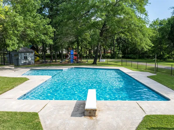 104 Lark Dr, Enchanted Oaks, TX 75156