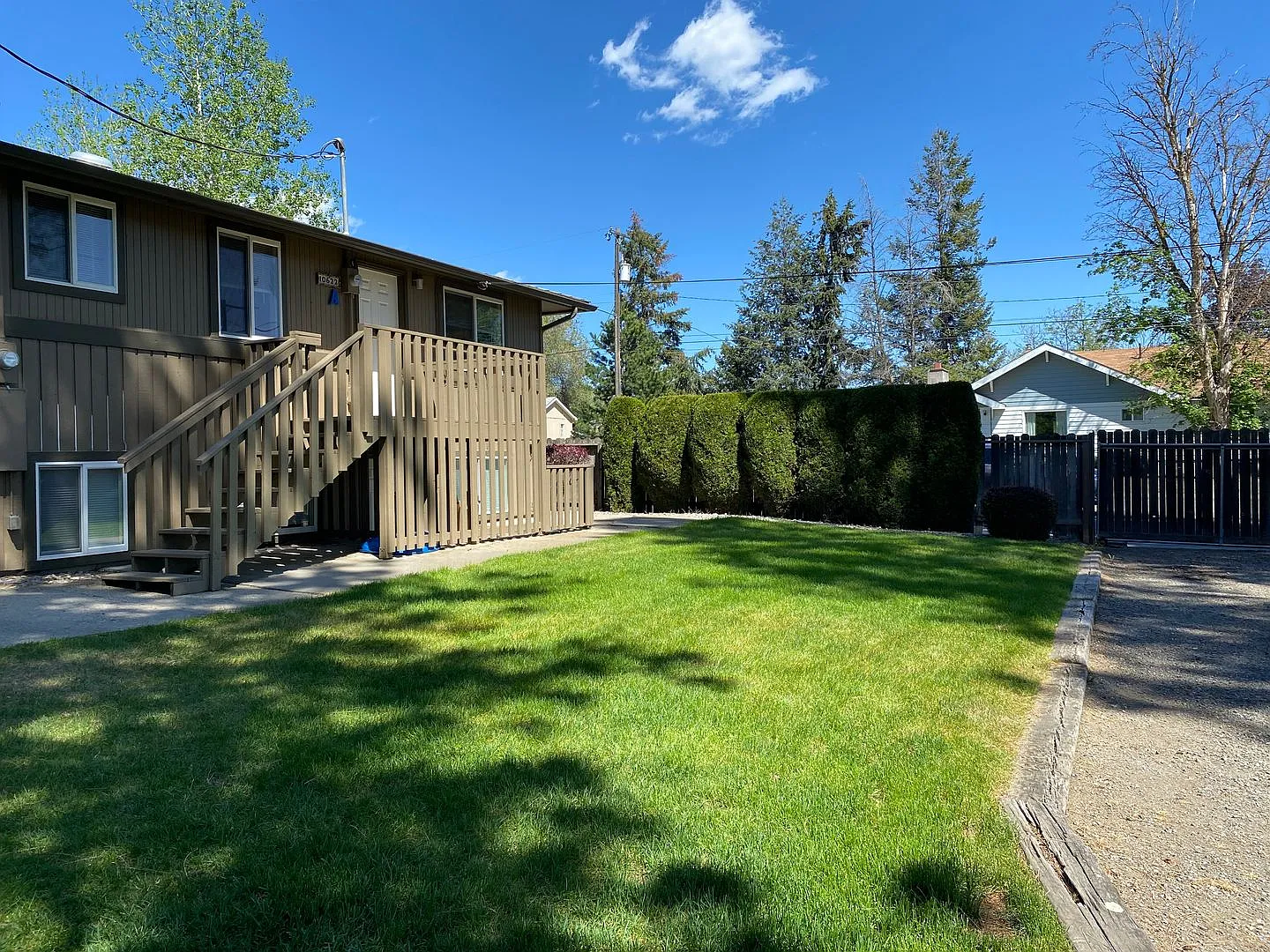 Spacious & Bright 2-Bedroom, 1-Bath upper-level fourplex- located in Spokane Valley! — Photo 1