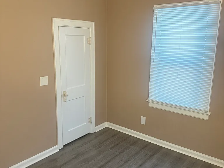 2240 W 9th St — Photo 17