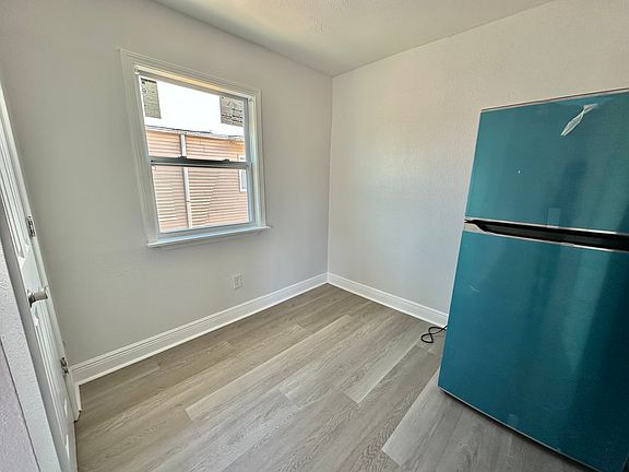 3rd image of 811 Vouray Dr APT A